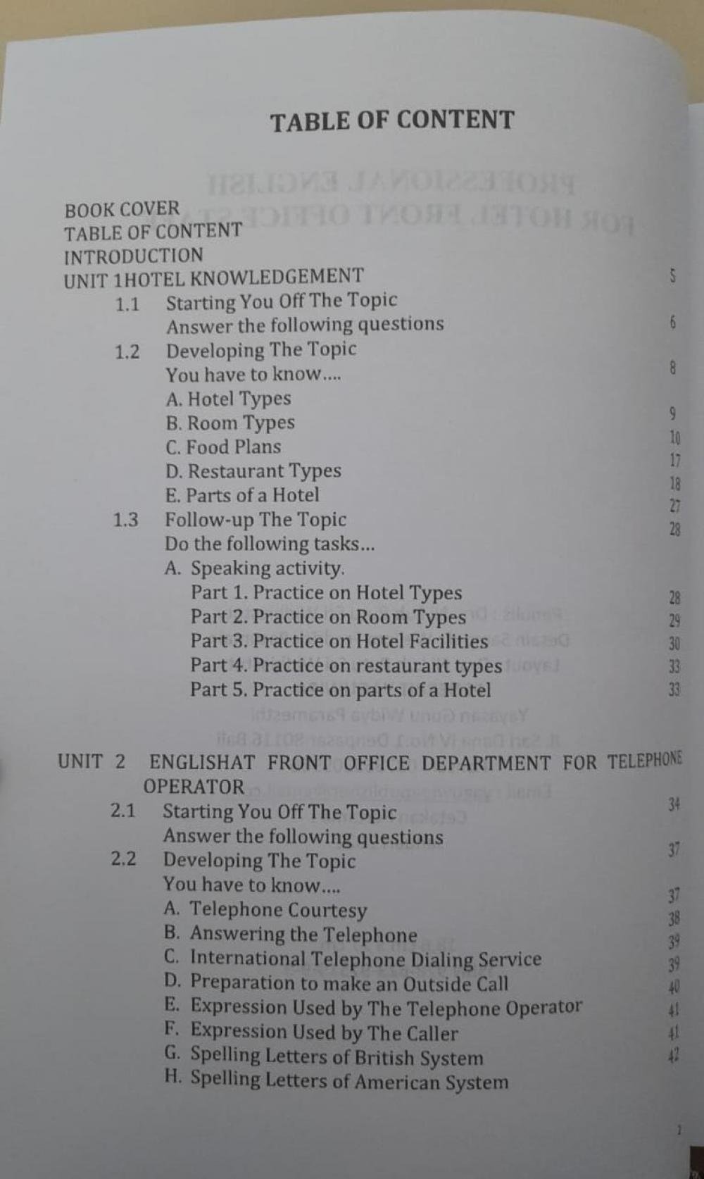 Professional English for Hotel Front Office Staff daftar isi